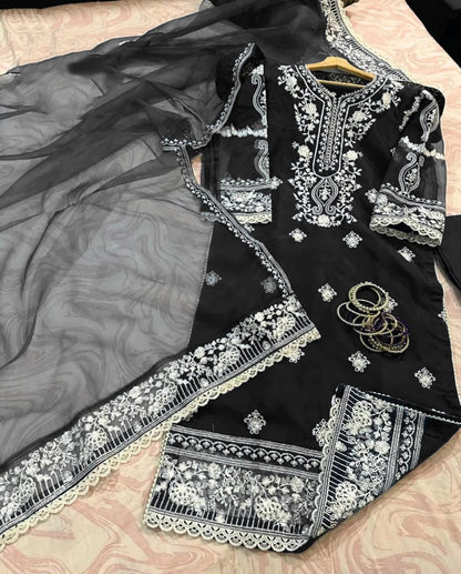 Mahrosh– Luxury Organza 3PC