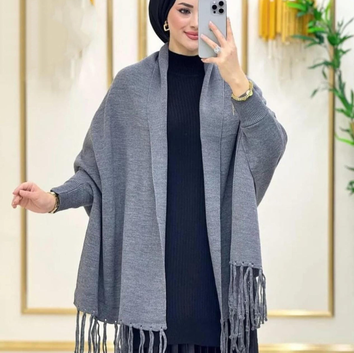 Cozy Grace – Fleece Shawl