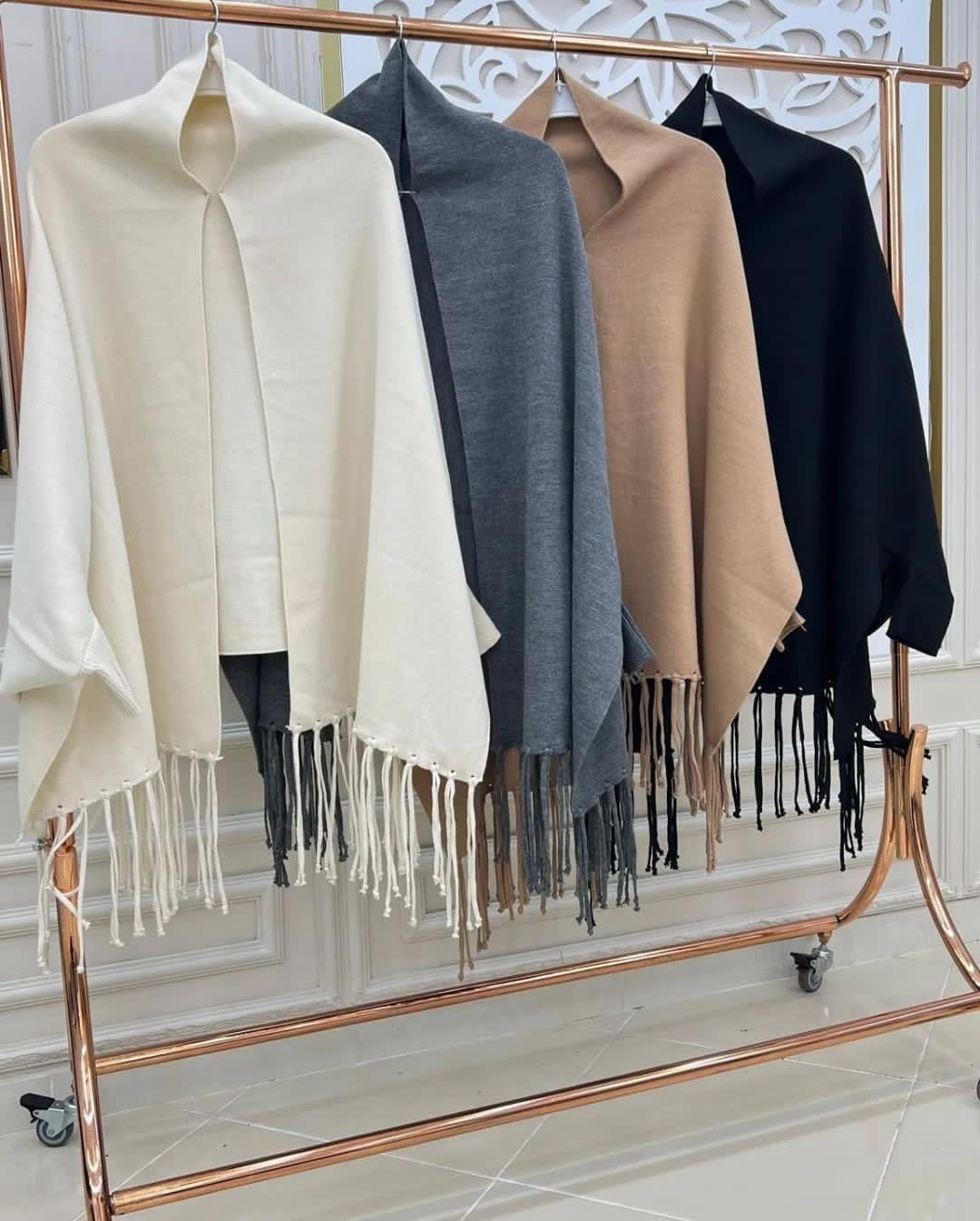 Cozy Grace – Fleece Shawl
